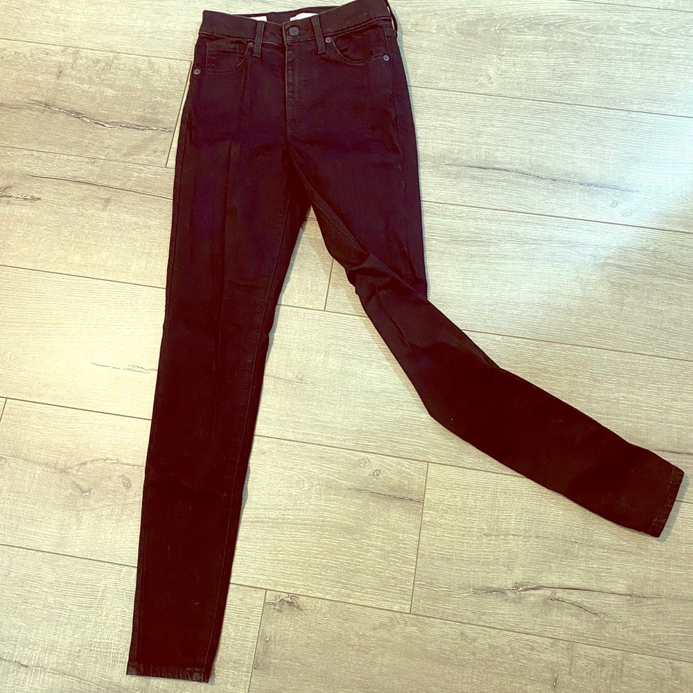 EUC Levi’s Mile high skinny in 26 black denim